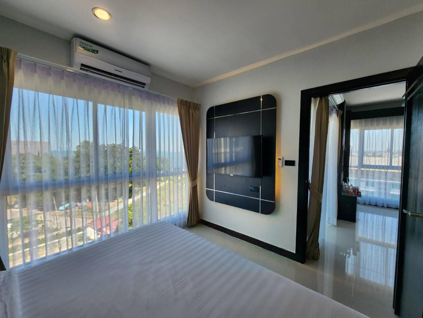 Lhc Hotel And Resort Патая Екстериор снимка