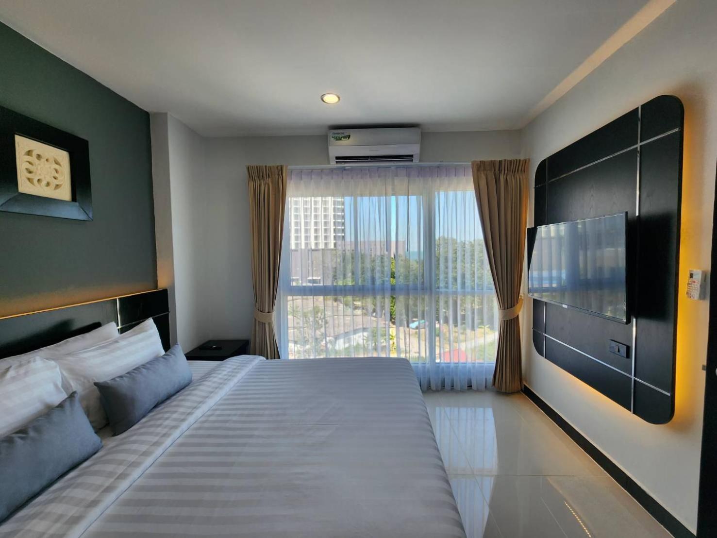 Lhc Hotel And Resort Патая Екстериор снимка