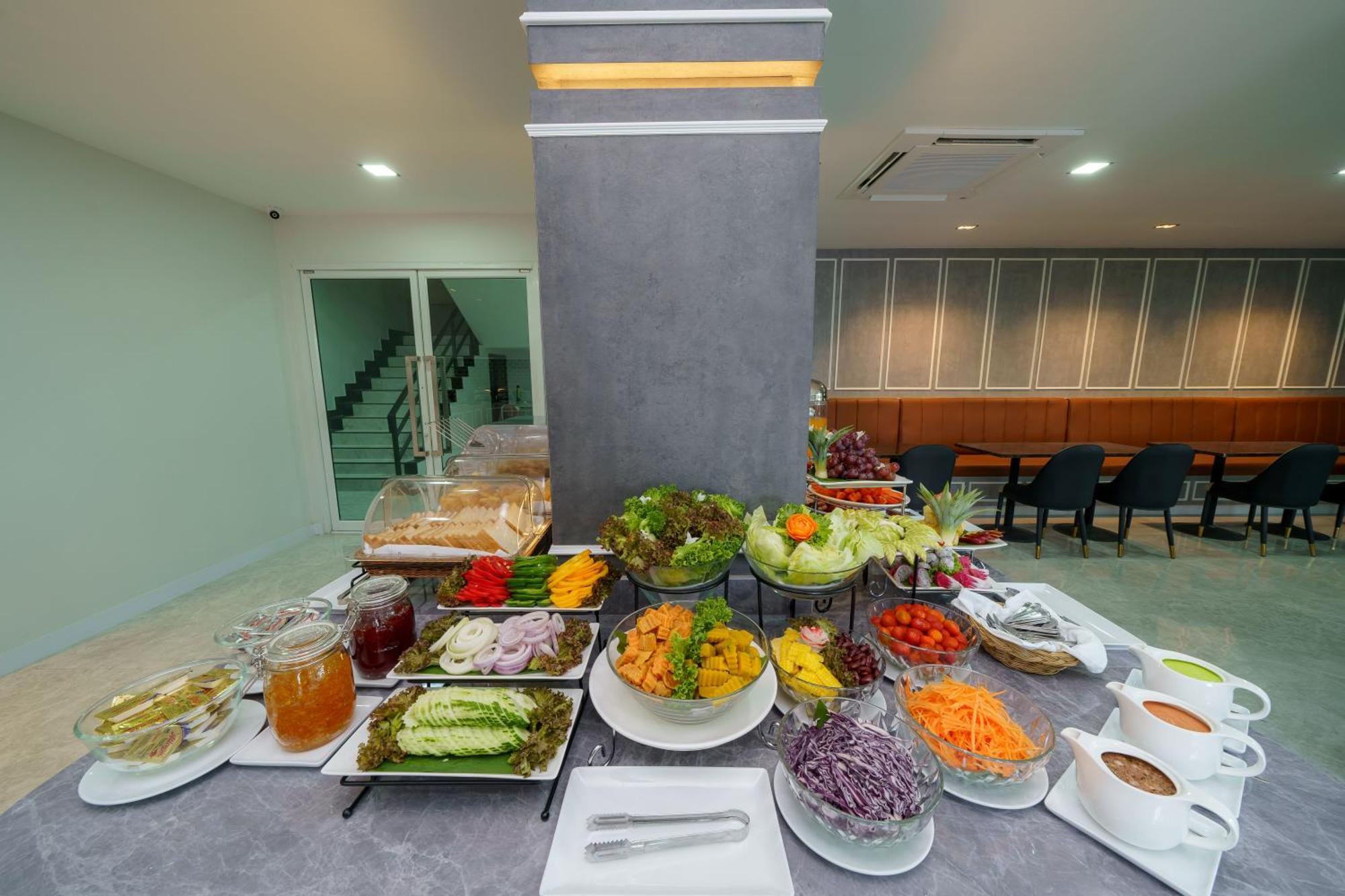 Lhc Hotel And Resort Патая Екстериор снимка