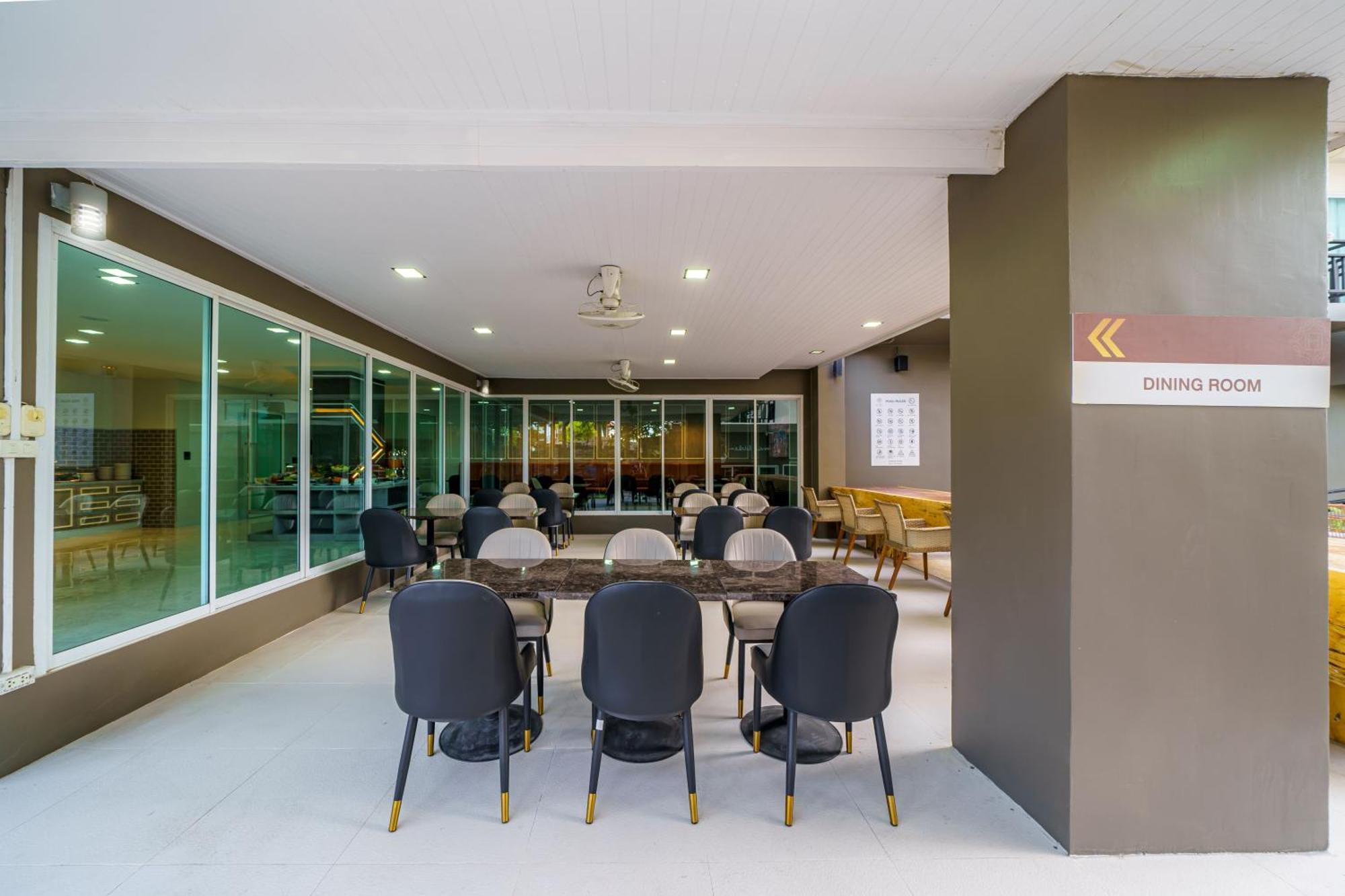 Lhc Hotel And Resort Патая Екстериор снимка