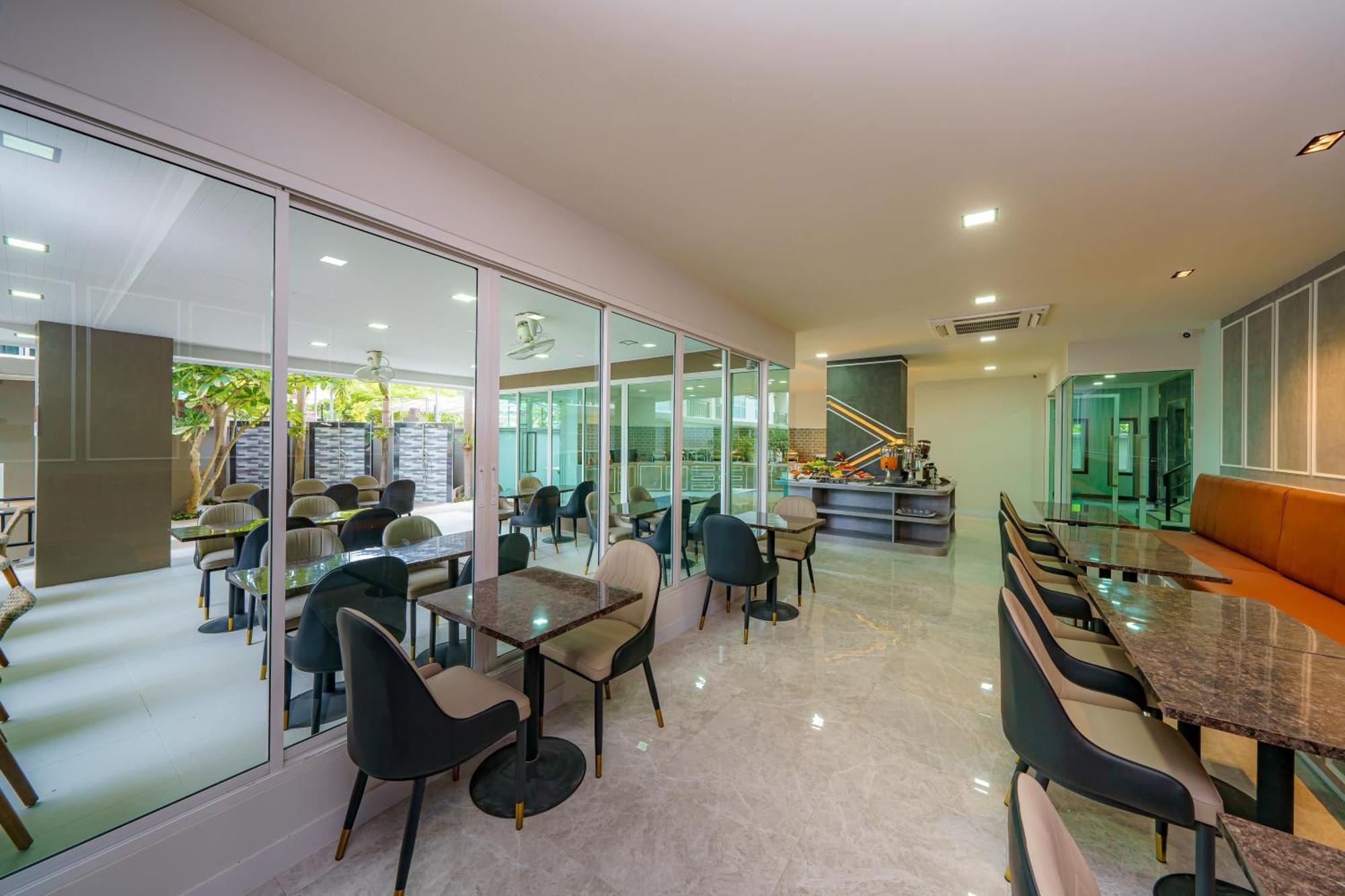 Lhc Hotel And Resort Патая Екстериор снимка