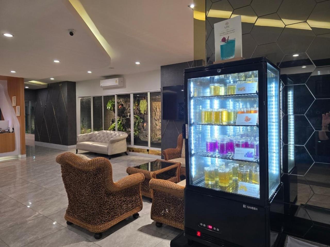 Lhc Hotel And Resort Патая Екстериор снимка