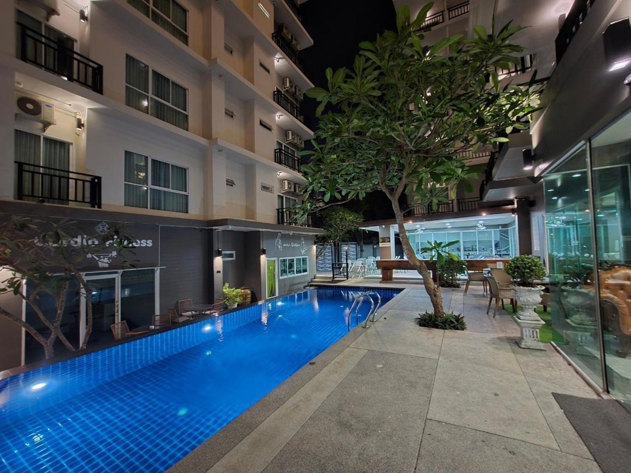 Lhc Hotel And Resort Патая Екстериор снимка