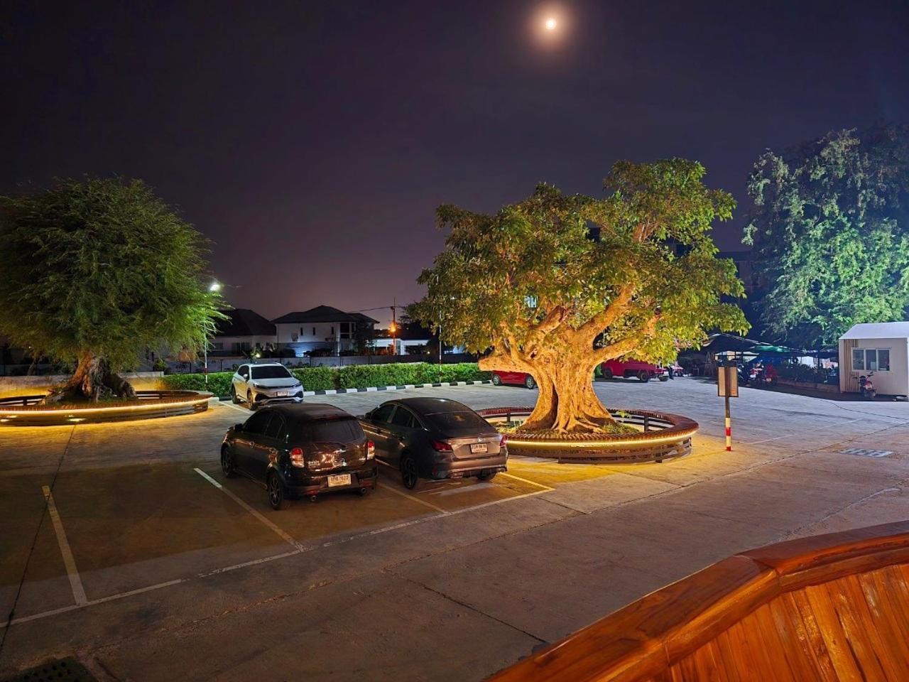 Lhc Hotel And Resort Патая Екстериор снимка